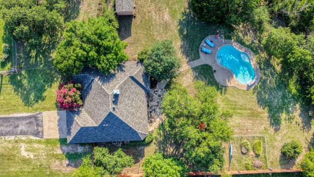 808 W Couts Street, Weatherford, TX 76086