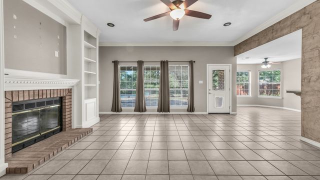 808 W Couts Street, Weatherford, TX 76086