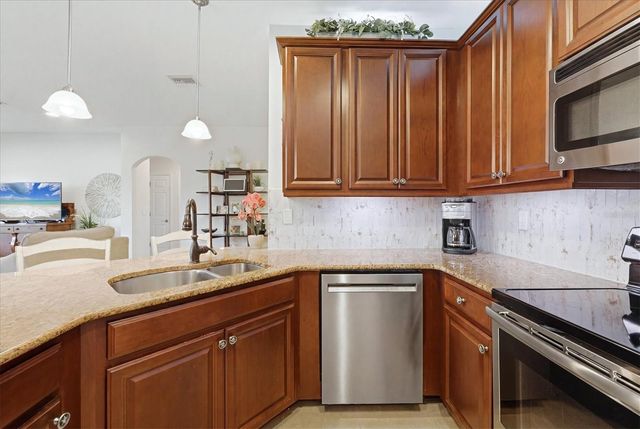 173 NAVIGATION CIRCLE 107, Osprey, FL 34229
