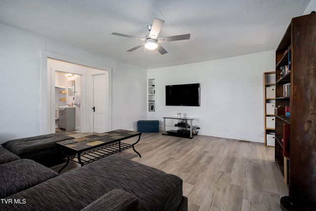 1676 Tn-91, Elizabethton, TN 37643