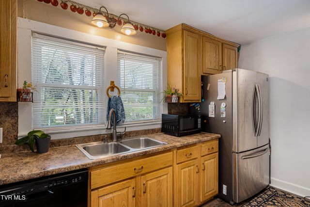 1676 Tn-91, Elizabethton, TN 37643