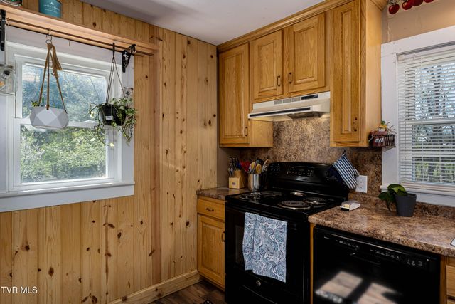 1676 Tn-91, Elizabethton, TN 37643