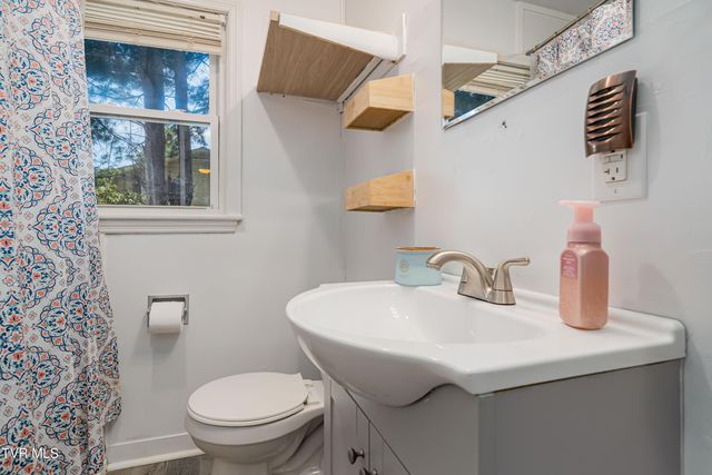 1676 Tn-91, Elizabethton, TN 37643