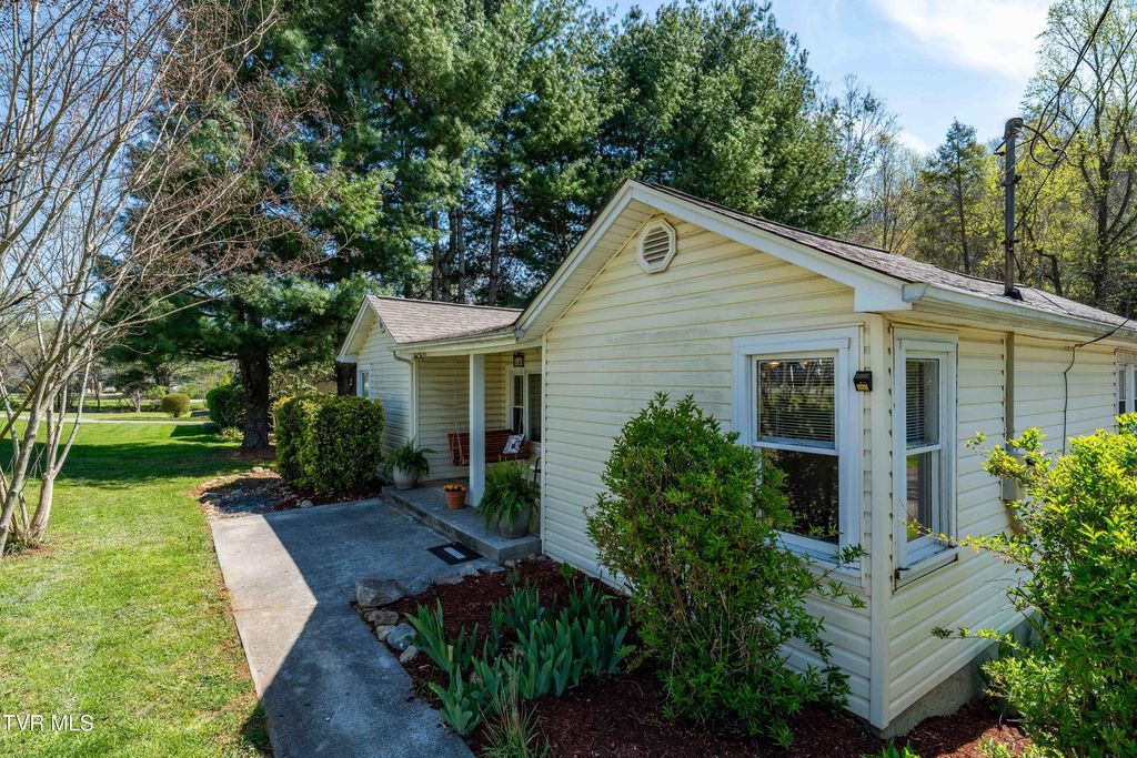 1676 Tn-91, Elizabethton, TN 37643