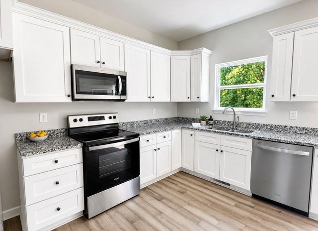 1162 Oak Grove Rd, Dickson, TN 37055