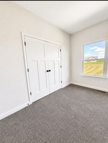 1162 Oak Grove Rd, Dickson, TN 37055