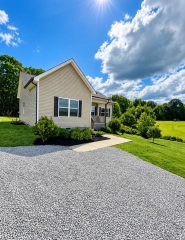 1162 Oak Grove Rd, Dickson, TN 37055
