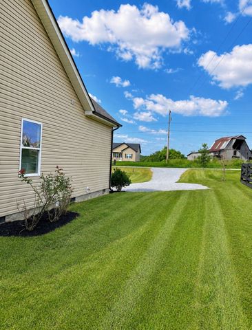 1162 Oak Grove Rd, Dickson, TN 37055