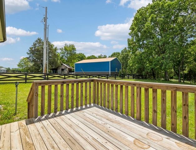 1162 Oak Grove Rd, Dickson, TN 37055