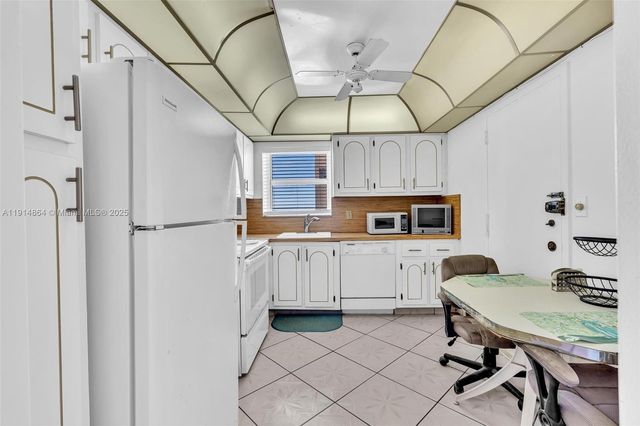 1865 S Ocean Dr 19E, Hallandale Beach, FL 33009