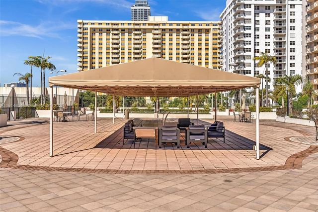 1865 S Ocean Dr 19E, Hallandale Beach, FL 33009