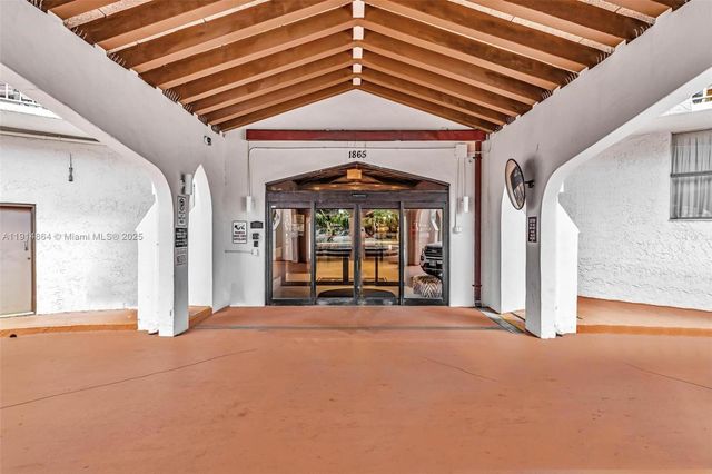 1865 S Ocean Dr 19E, Hallandale Beach, FL 33009