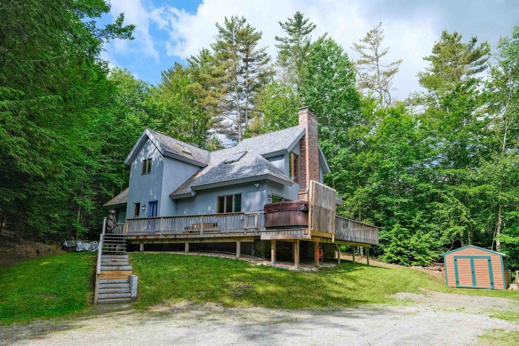 26 Country Crossing, Ludlow, VT 05149