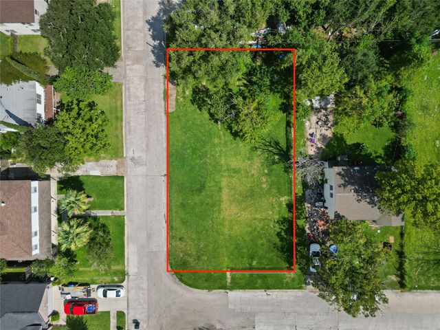 1236 1st Avenue N, Texas City, TX 77590