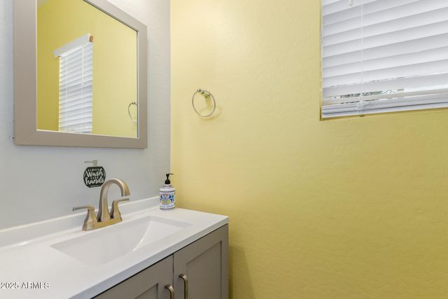 836 E CONSTANCE Way, Phoenix, AZ 85042