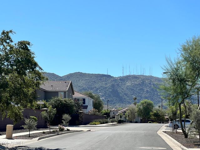 836 E CONSTANCE Way, Phoenix, AZ 85042