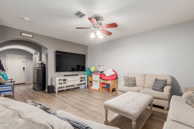 836 E CONSTANCE Way, Phoenix, AZ 85042