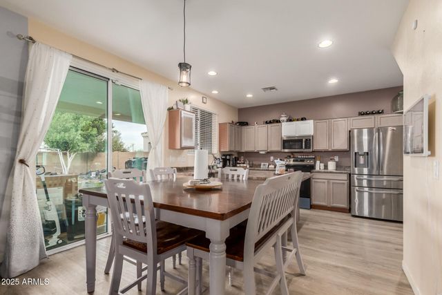 836 E CONSTANCE Way, Phoenix, AZ 85042