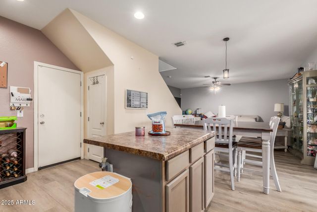 836 E CONSTANCE Way, Phoenix, AZ 85042