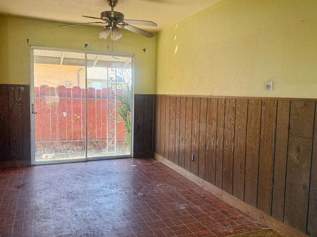 6445 7th St, Riverbank, CA 95367