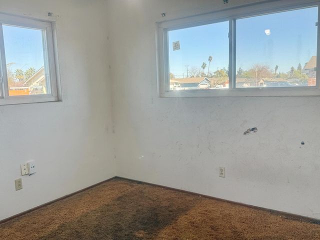 6445 7th St, Riverbank, CA 95367