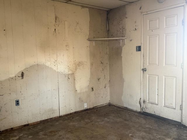 6445 7th St, Riverbank, CA 95367