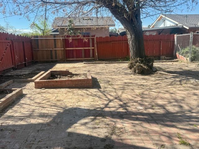 6445 7th St, Riverbank, CA 95367