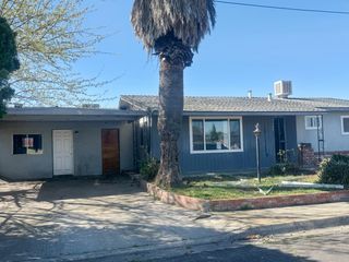 6445 7th St, Riverbank, CA 95367