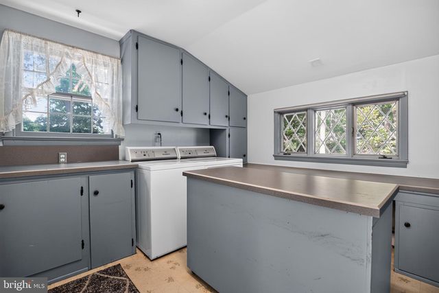 930 SYKESVILLE RD, Williamstown, NJ 08094