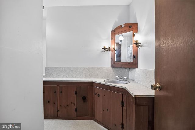 930 SYKESVILLE RD, Williamstown, NJ 08094