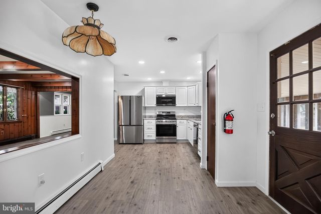 930 SYKESVILLE RD, Williamstown, NJ 08094