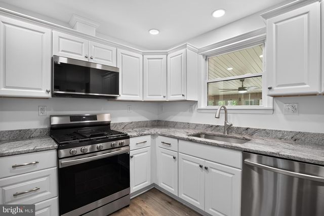 930 SYKESVILLE RD, Williamstown, NJ 08094