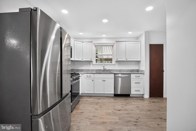 930 SYKESVILLE RD, Williamstown, NJ 08094