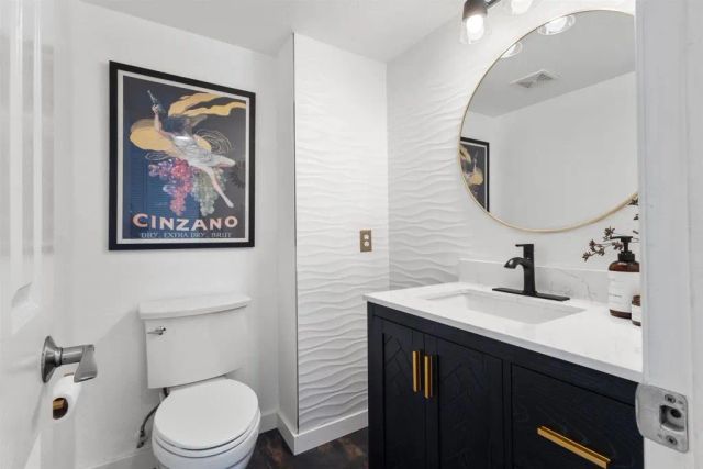 411 Calle Corazon, Oceanside, CA 92057