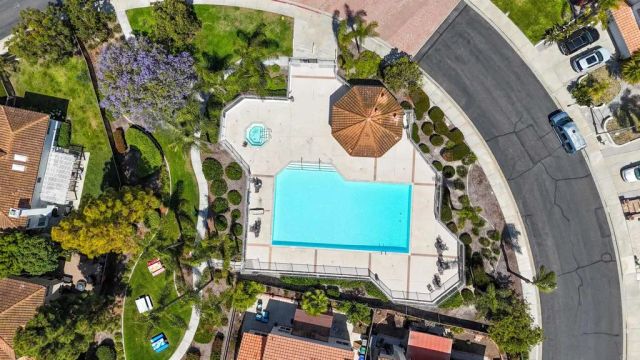 411 Calle Corazon, Oceanside, CA 92057