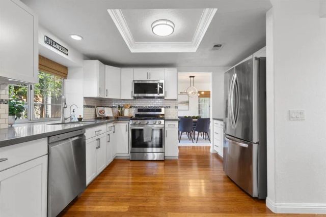 411 Calle Corazon, Oceanside, CA 92057