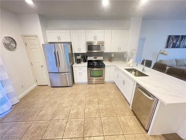 7416 Castillo Peak Street, Las Vegas, NV 89139