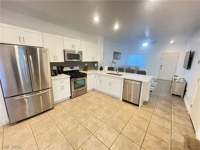 7416 Castillo Peak Street, Las Vegas, NV 89139