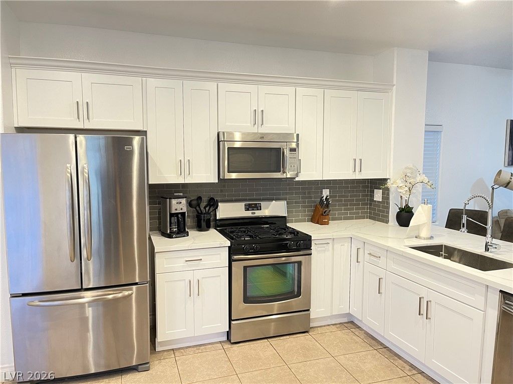 7416 Castillo Peak Street, Las Vegas, NV 89139