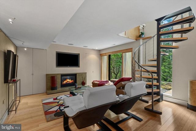 7700 OLD DOMINION DR, Mclean, VA 22102