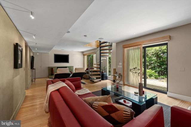 7700 OLD DOMINION DR, Mclean, VA 22102
