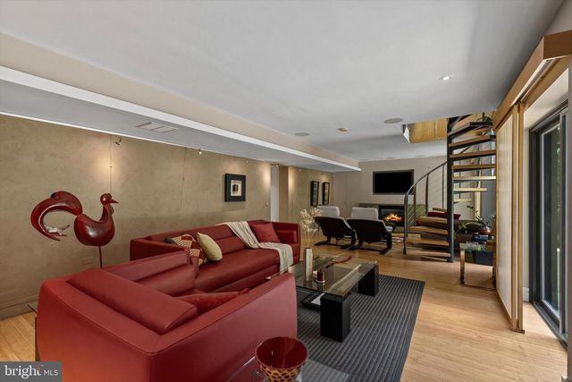 7700 OLD DOMINION DR, Mclean, VA 22102