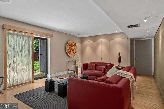 7700 OLD DOMINION DR, Mclean, VA 22102
