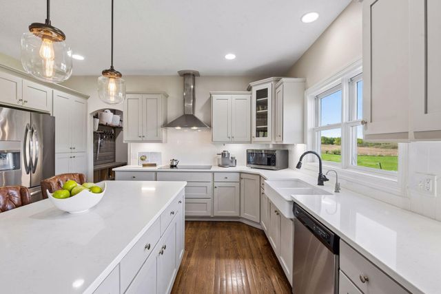 25735 Highview Avenue, Farmington, MN 55024