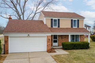 2720 Leewood Circle, Lake Orion, MI 48360