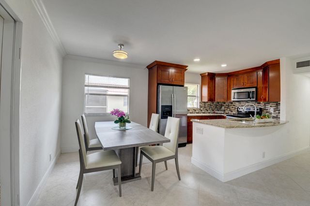 468 Saxony J, Delray Beach, FL 33446