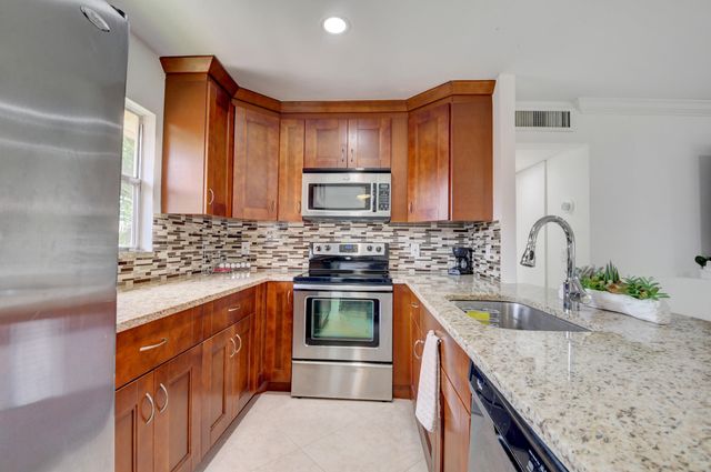 468 Saxony J, Delray Beach, FL 33446