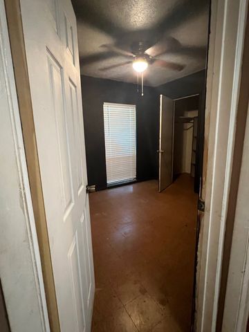 2213 Oakridge Drive, Haltom City, TX 76117