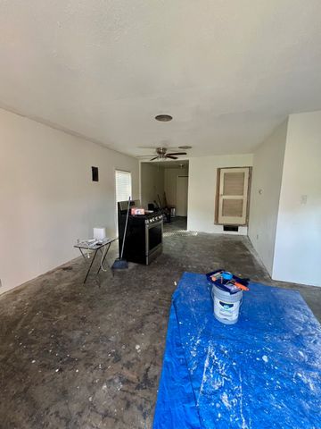2213 Oakridge Drive, Haltom City, TX 76117