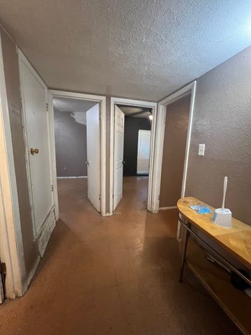 2213 Oakridge Drive, Haltom City, TX 76117